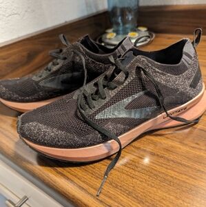 Brooks Levitate 4.0 Rose Gold Running Athletic Shoes